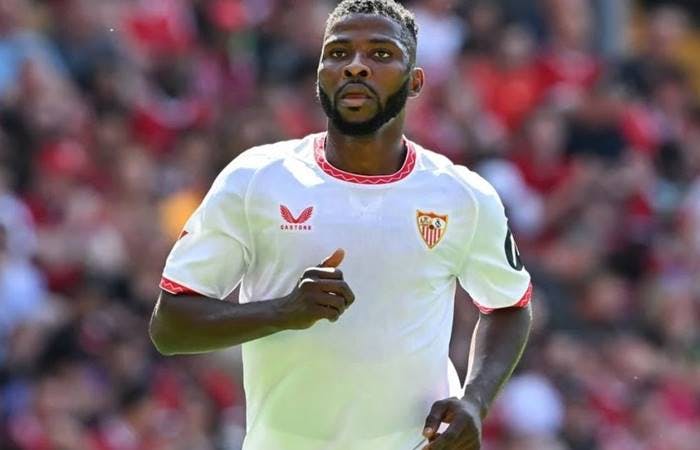 Sevilla Coach Pimienta Addresses Kelechi Iheanacho's Injury Amid EPL Transfer Rumors